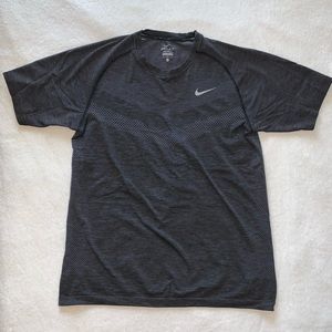 Nike Men’s Black Dri Fit Athletic Shirt Size M